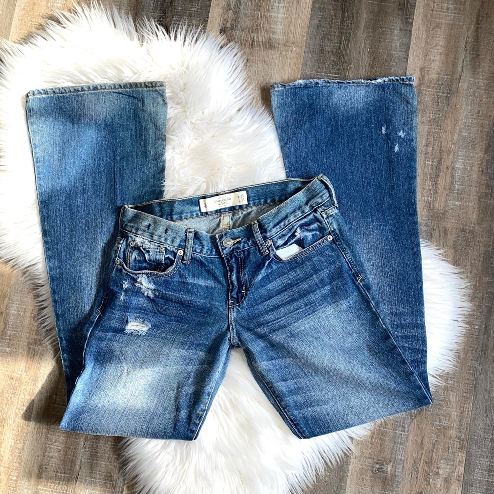 Abercrombie & Fitch Distressed Madison Bootcut Jeans Size 26/33 (2 Regular)